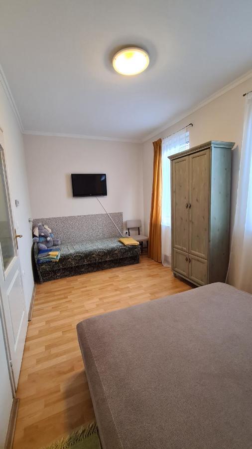 Gabi Apartman Hajduszoboszlo Exterior foto