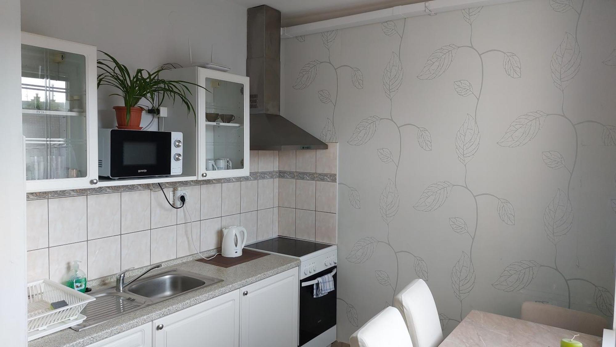 Gabi Apartman Hajduszoboszlo Exterior foto